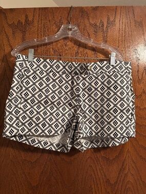 J Crew 3” Stretch Black &‎ White Chino Shorts
